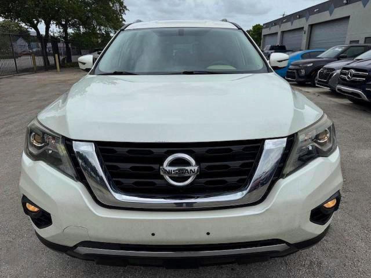 2017 NISSAN PATHFINDER