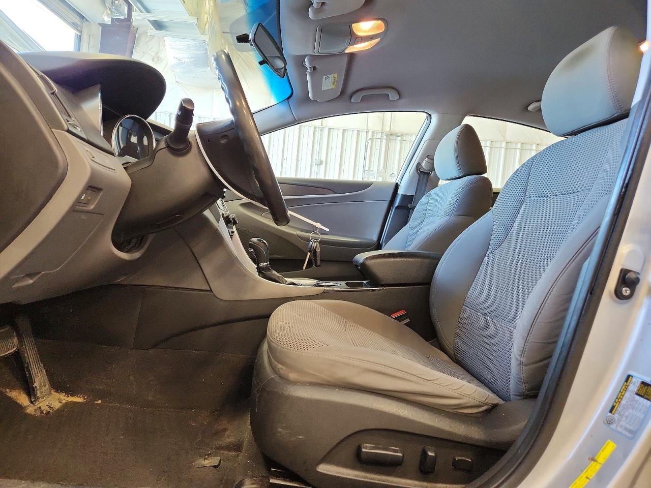2011 HYUNDAI SONATA