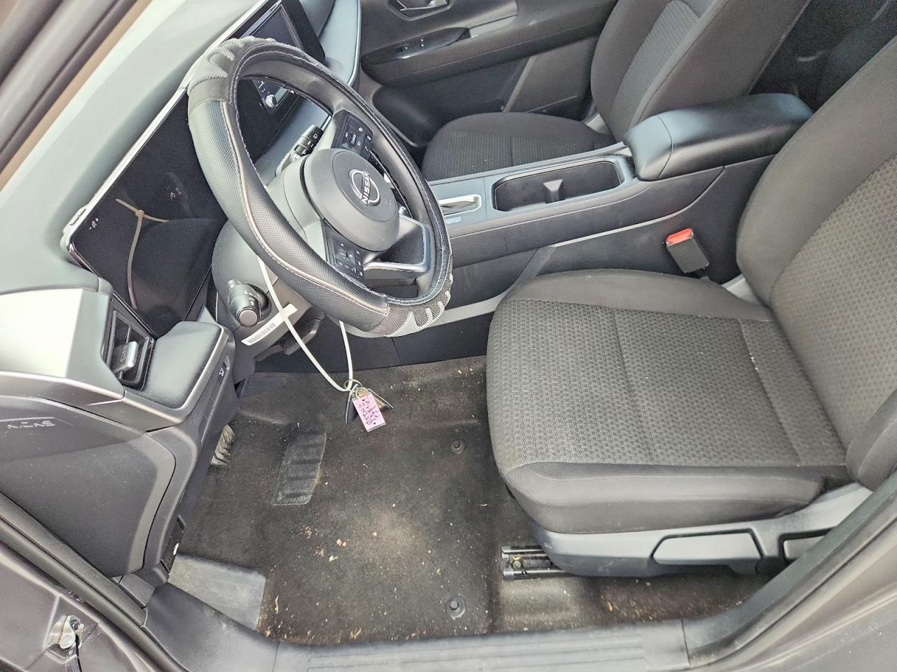 2025 NISSAN KICKS