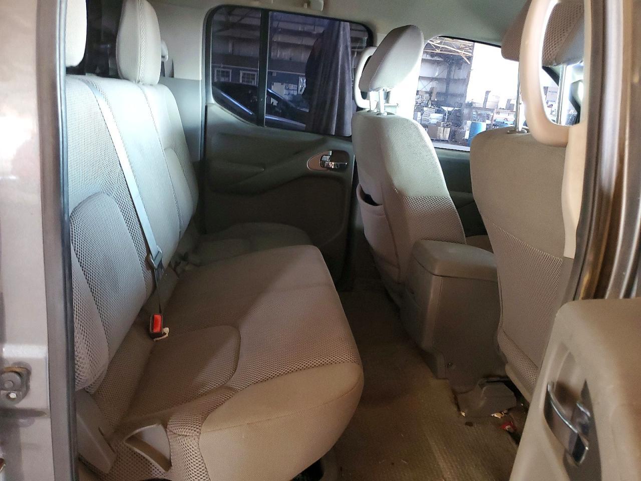 2016 NISSAN Frontier