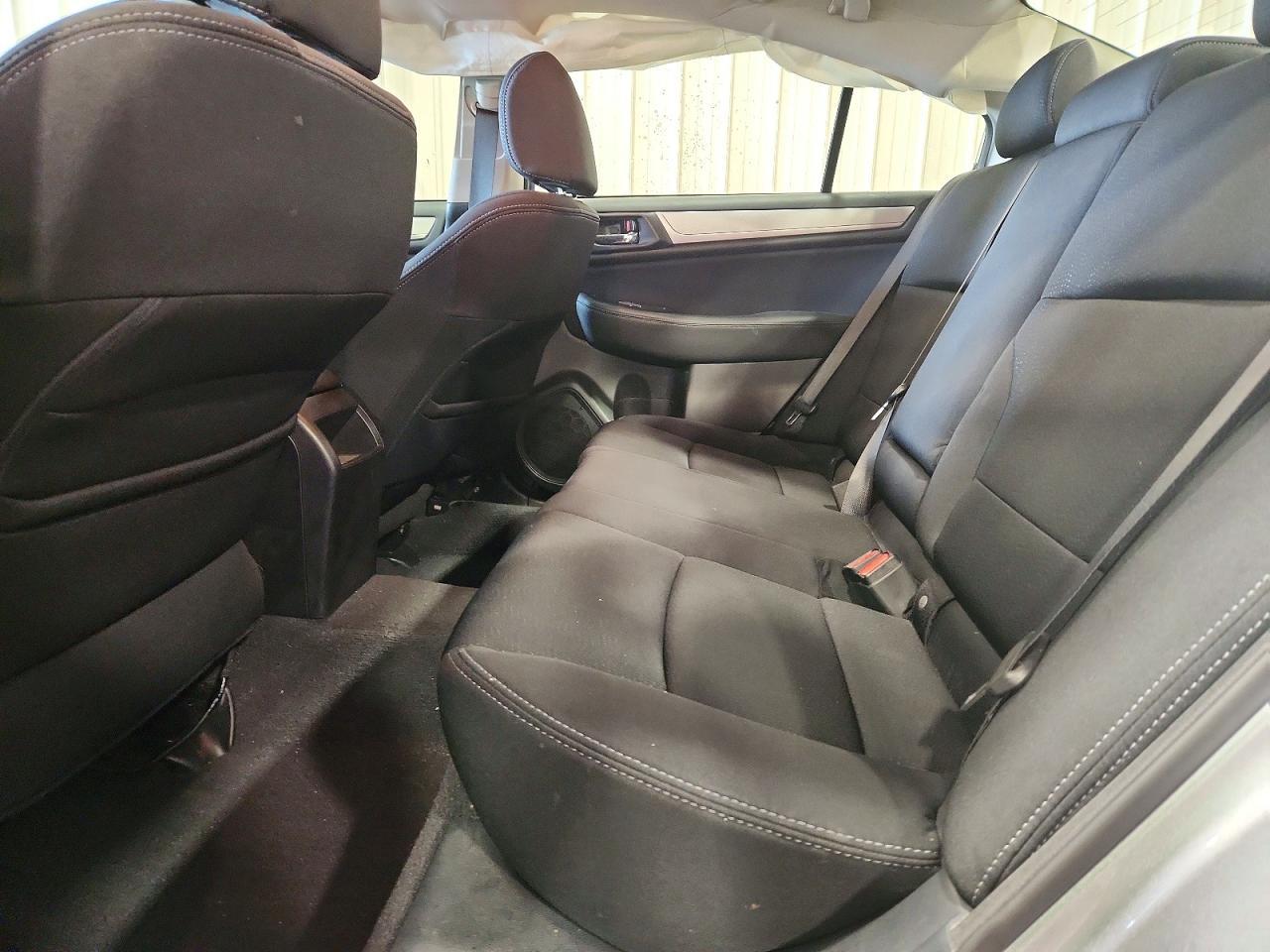 2017 SUBARU Legacy