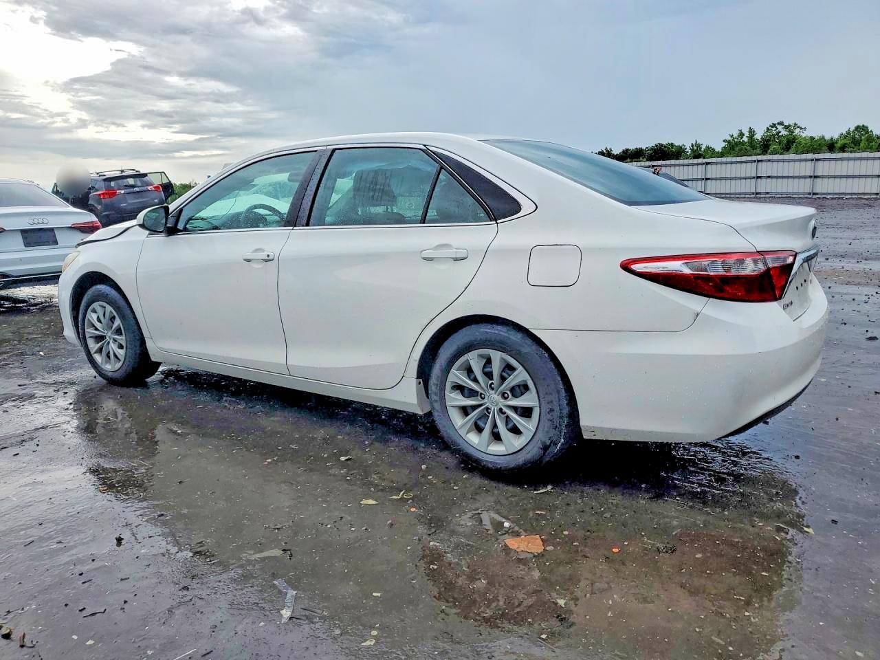 2017 TOYOTA CAMRY