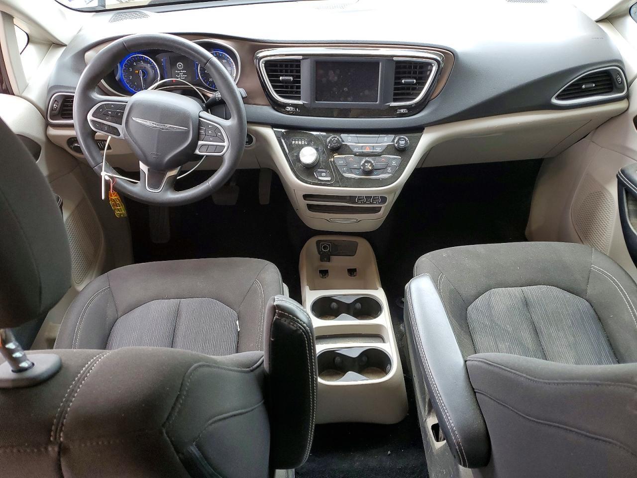 2023 CHRYSLER Voyager