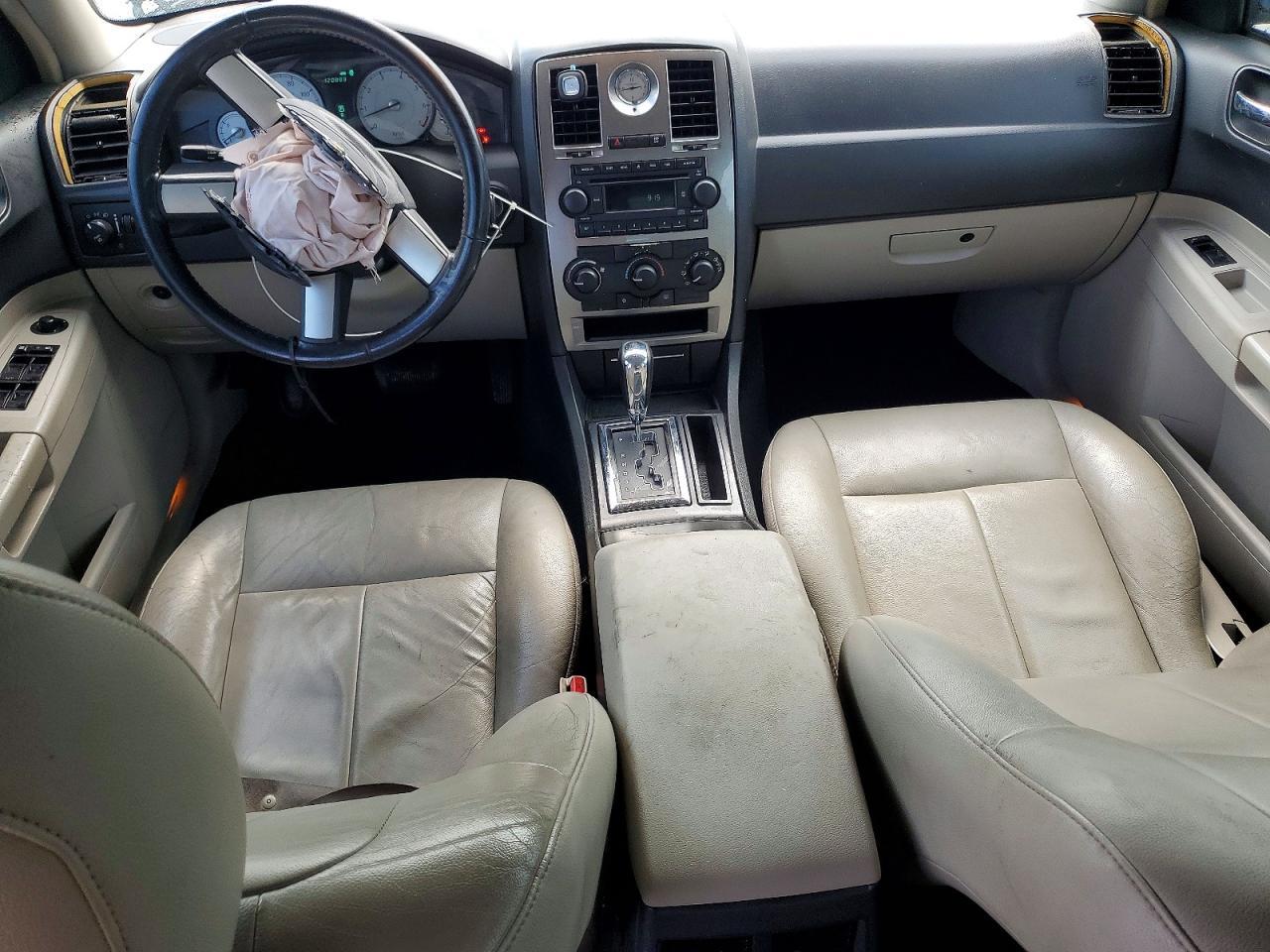 2005 CHRYSLER 300