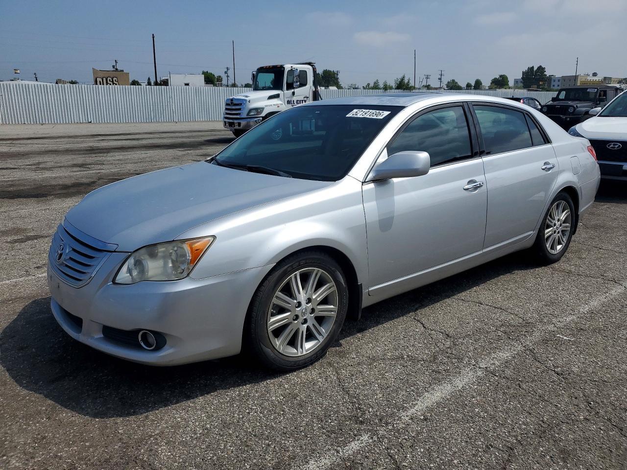 2010 TOYOTA Avalon