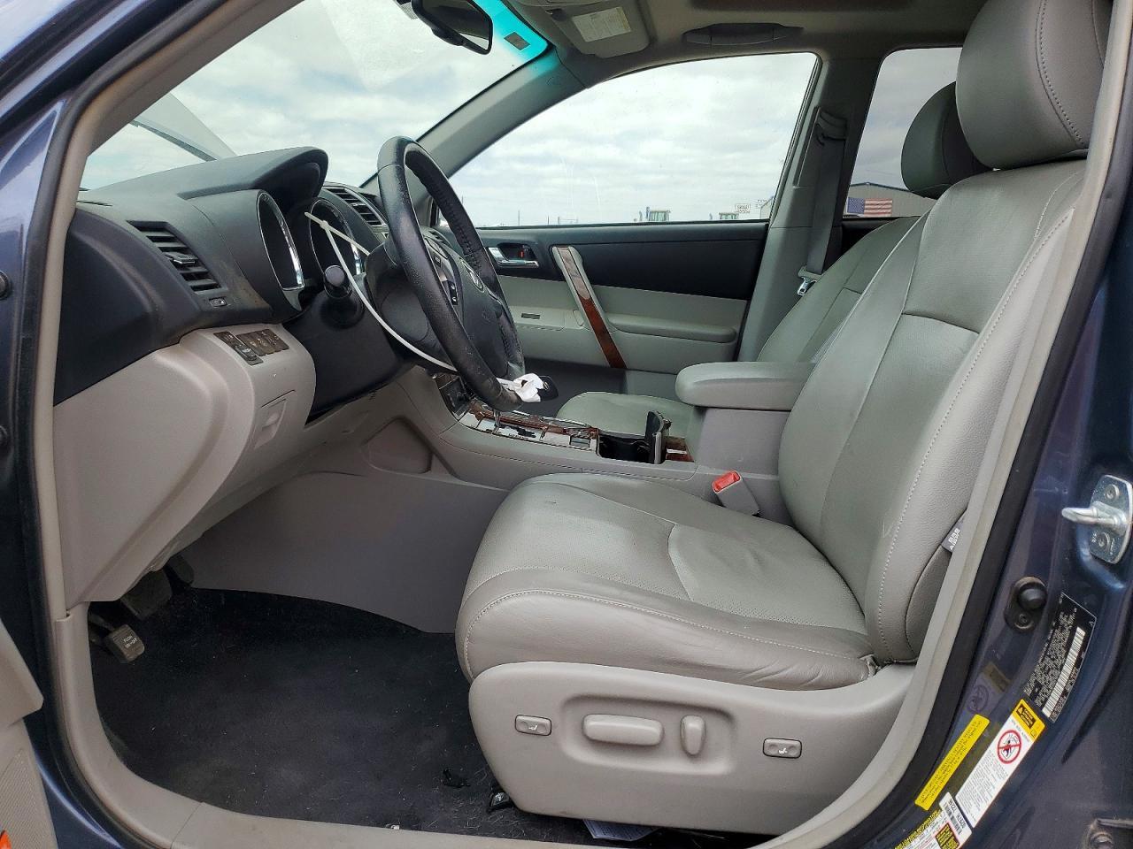 2013 TOYOTA HIGHLANDER
