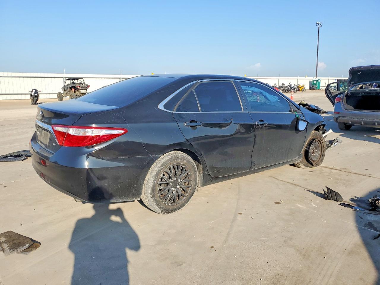 2016 TOYOTA CAMRY