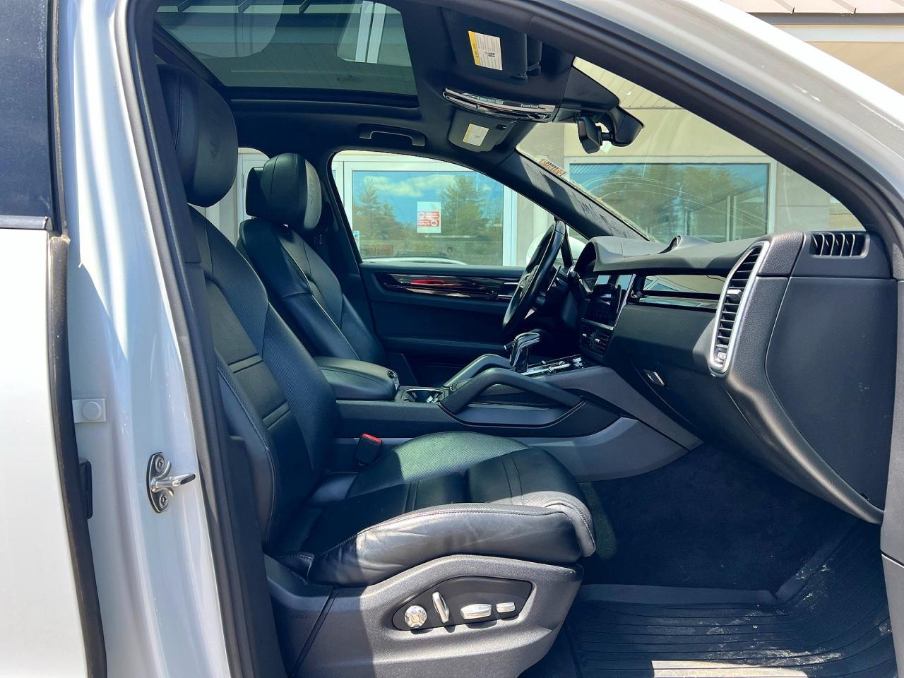 2019 PORSCHE CAYENNE