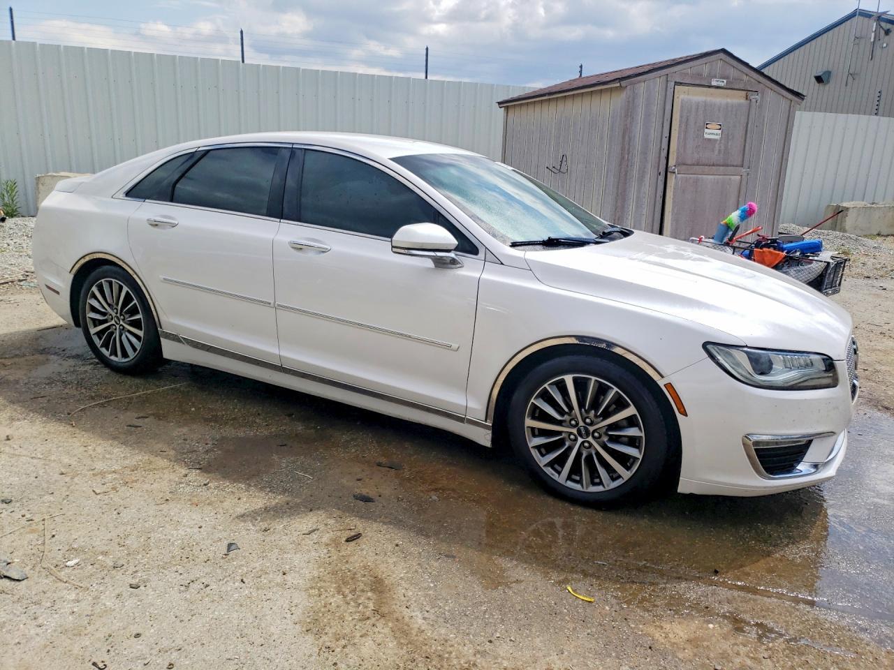 2017 LINCOLN MKZ