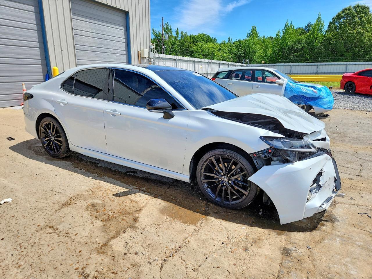 2018 TOYOTA CAMRY