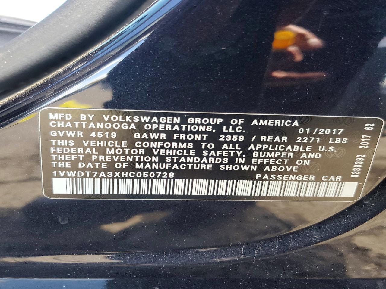 2017 VOLKSWAGEN Passat