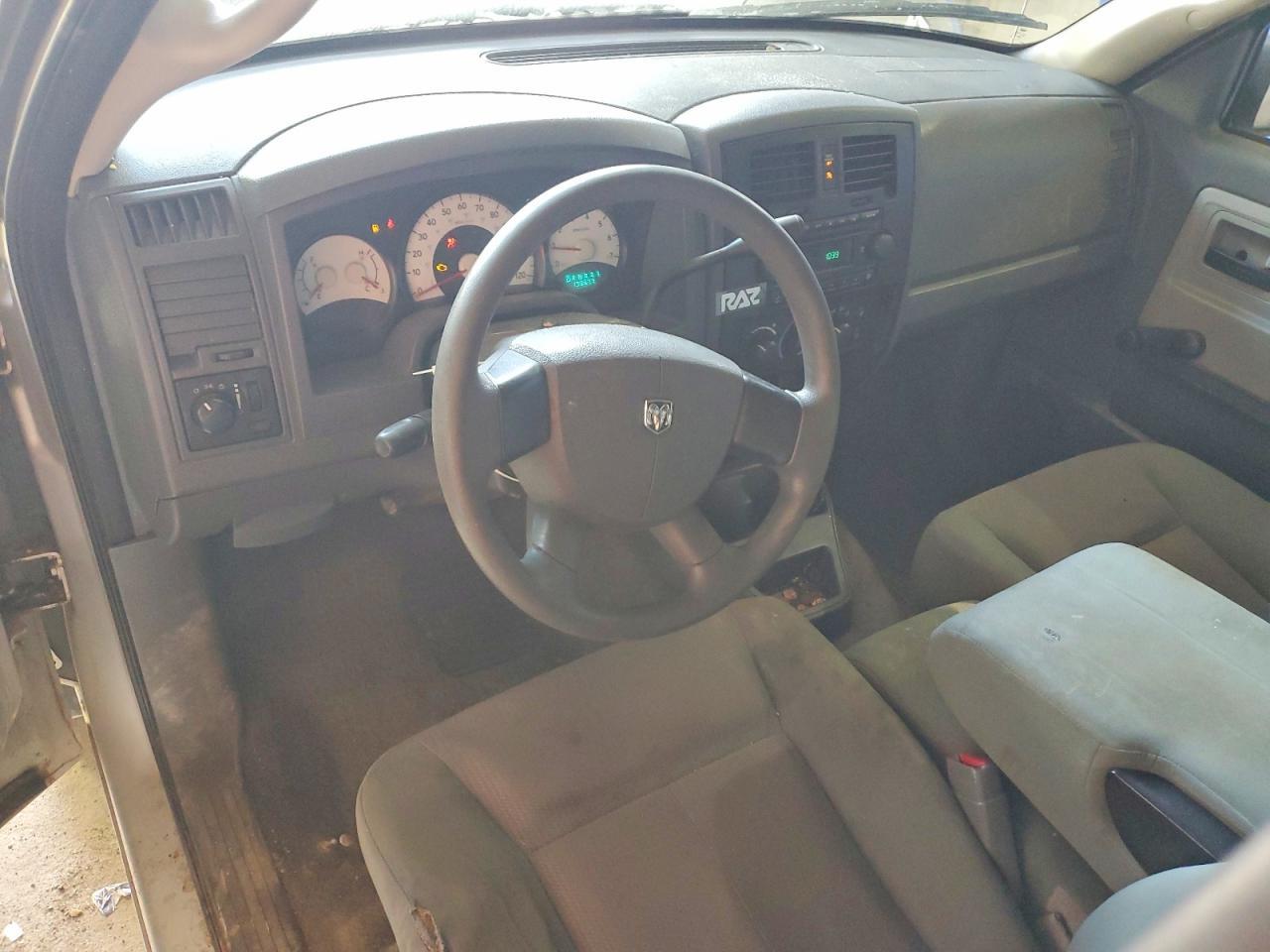 2005 DODGE Dakota
