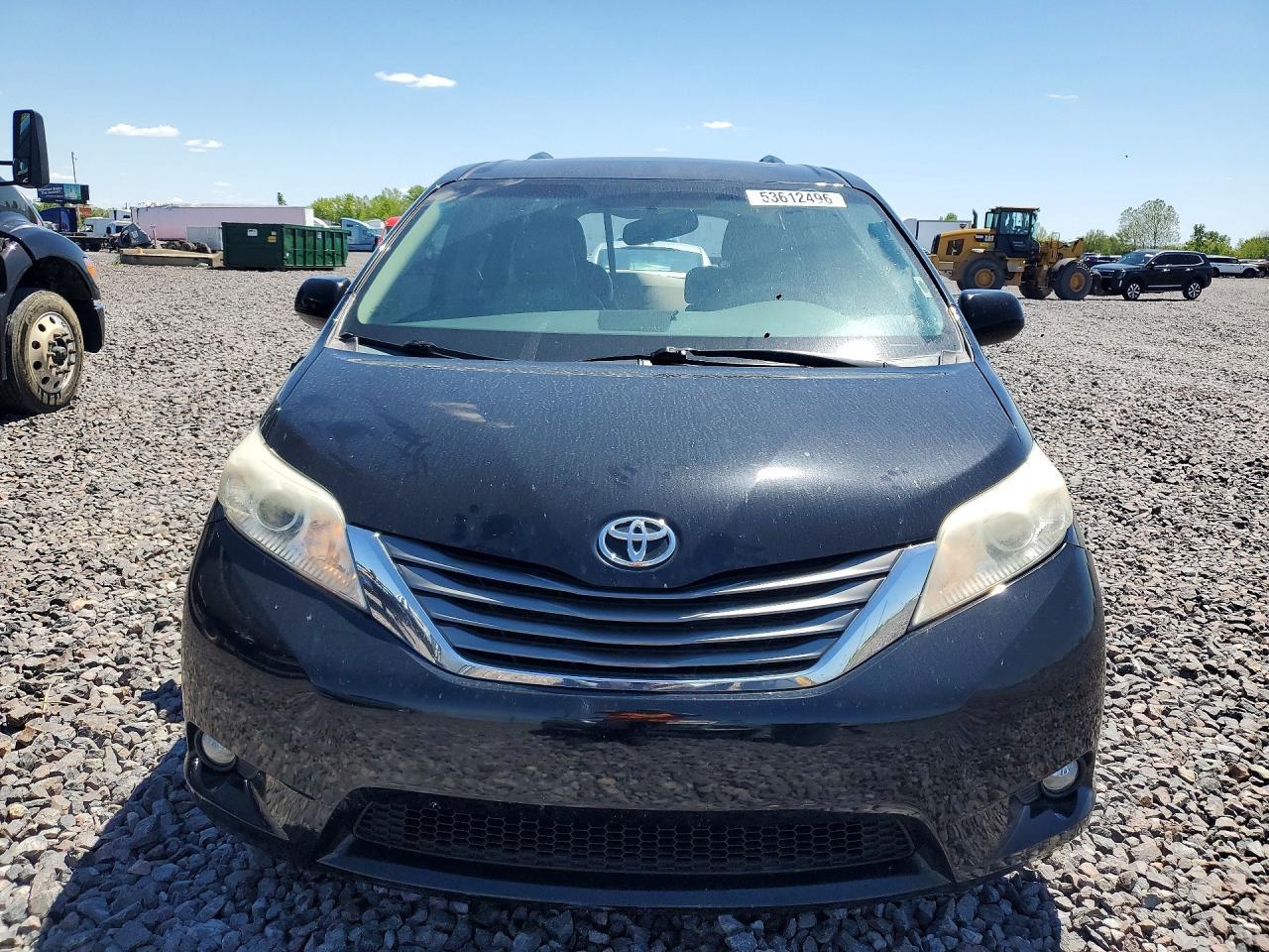 2013 TOYOTA SIENNA