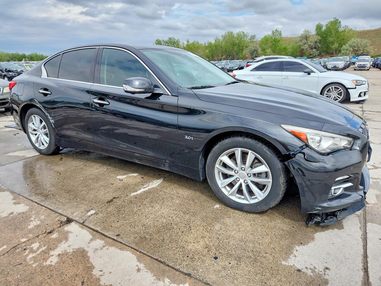 2016 INFINITI Q50