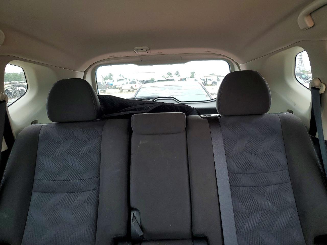 2015 NISSAN ROGUE