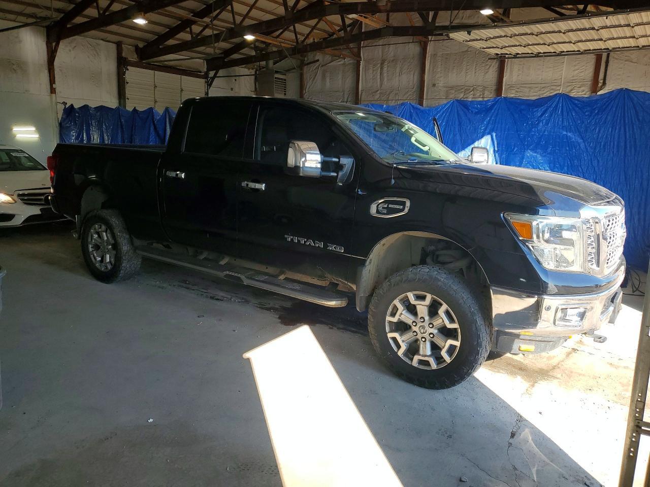 2016 NISSAN Titan