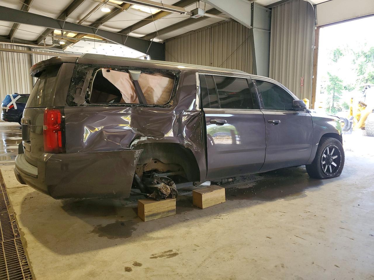 2015 CHEVROLET Suburban