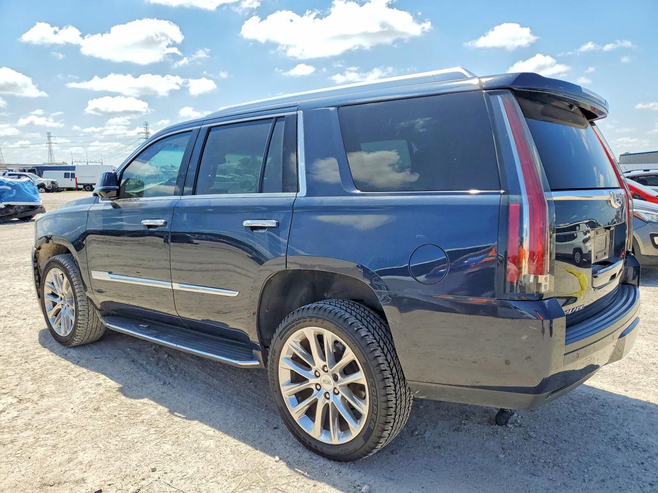 2017 CADILLAC ESCALADE
