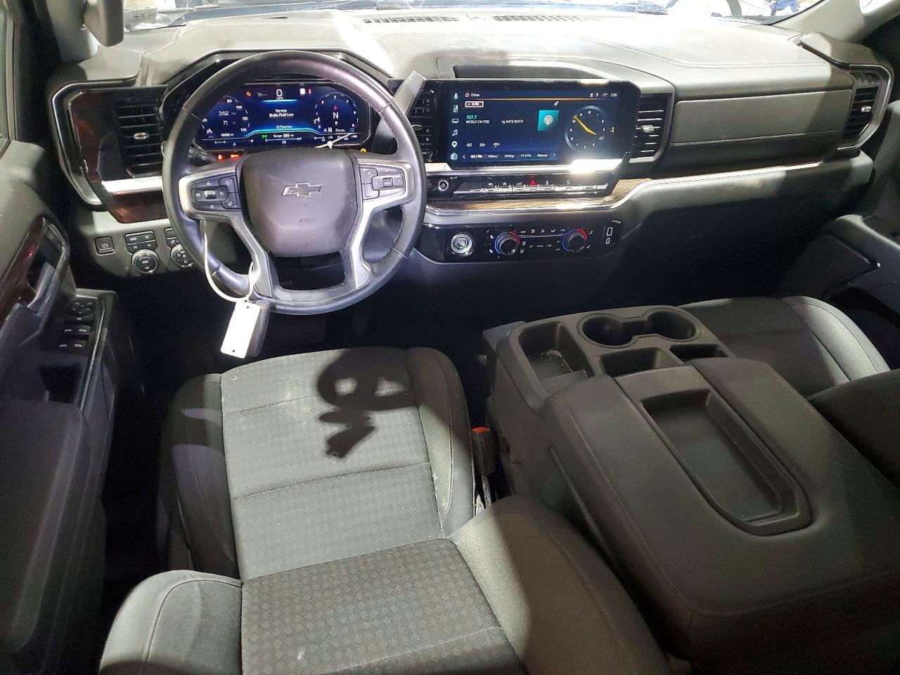 2023 CHEVROLET Silverado