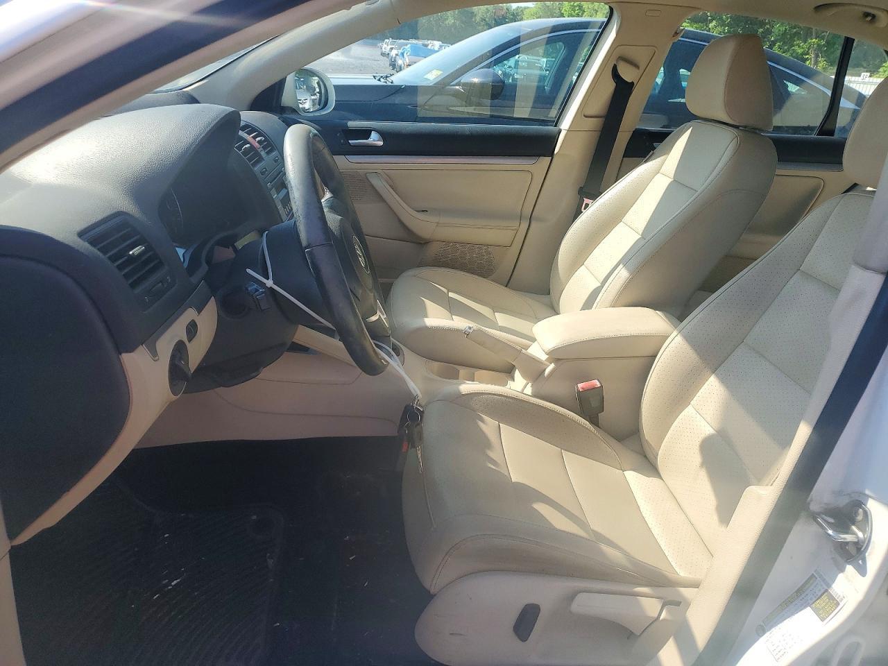 2010 VOLKSWAGEN JETTA