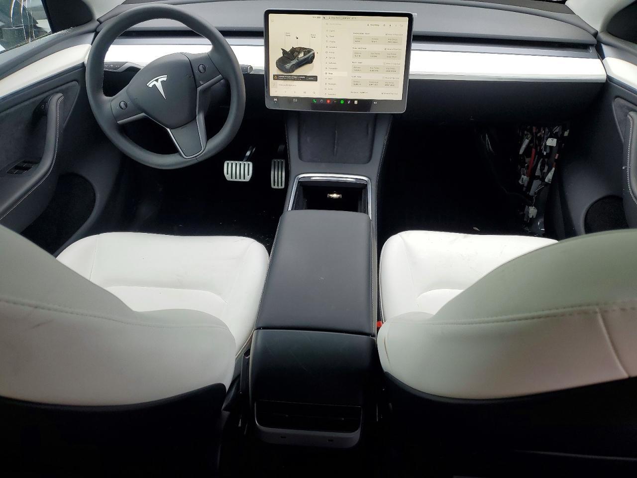 2025 TESLA MODEL Y