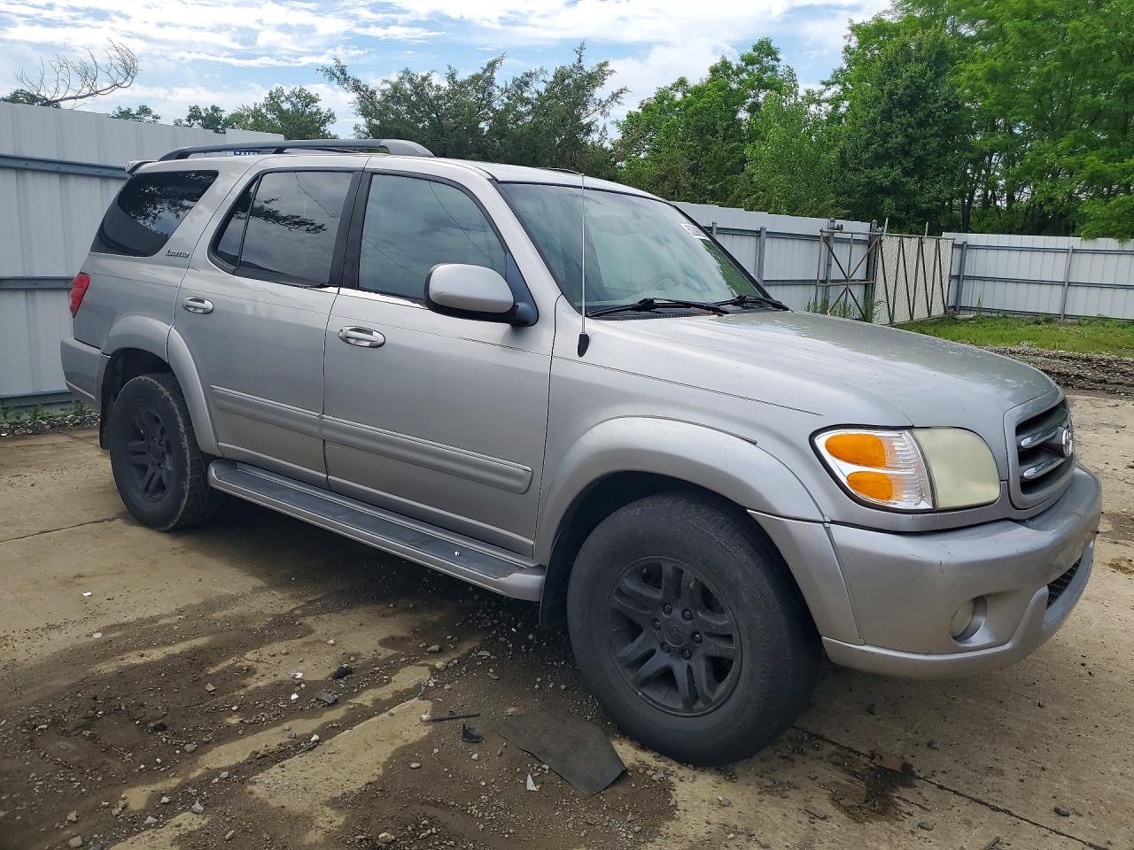 2004 TOYOTA Sequoia