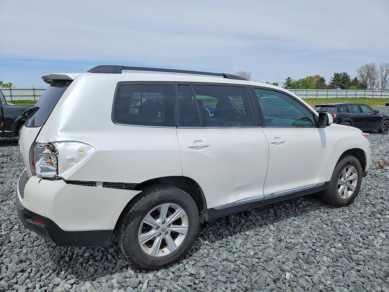 2013 TOYOTA HIGHLANDER