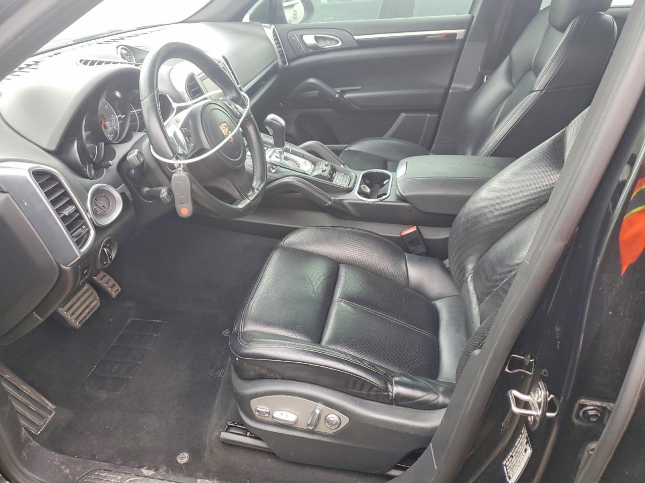 2014 PORSCHE CAYENNE