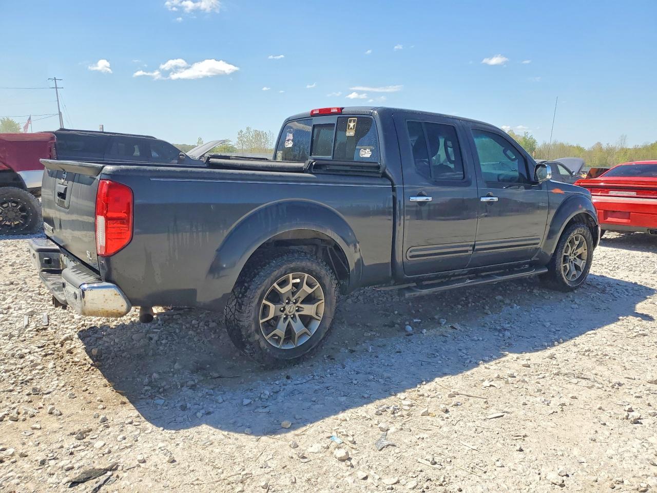 2015 NISSAN Frontier