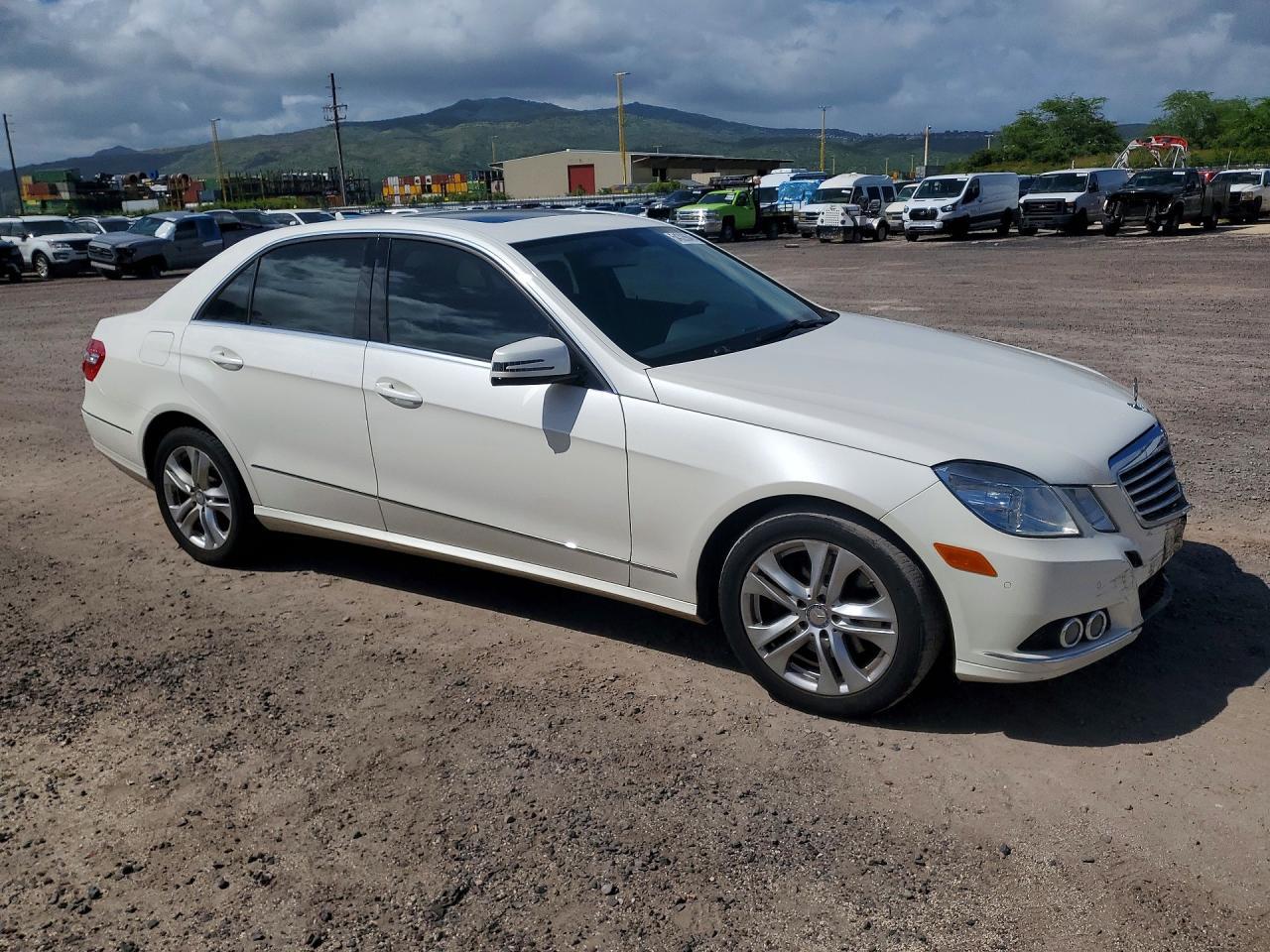 2011 MERCEDES-BENZ E-Class