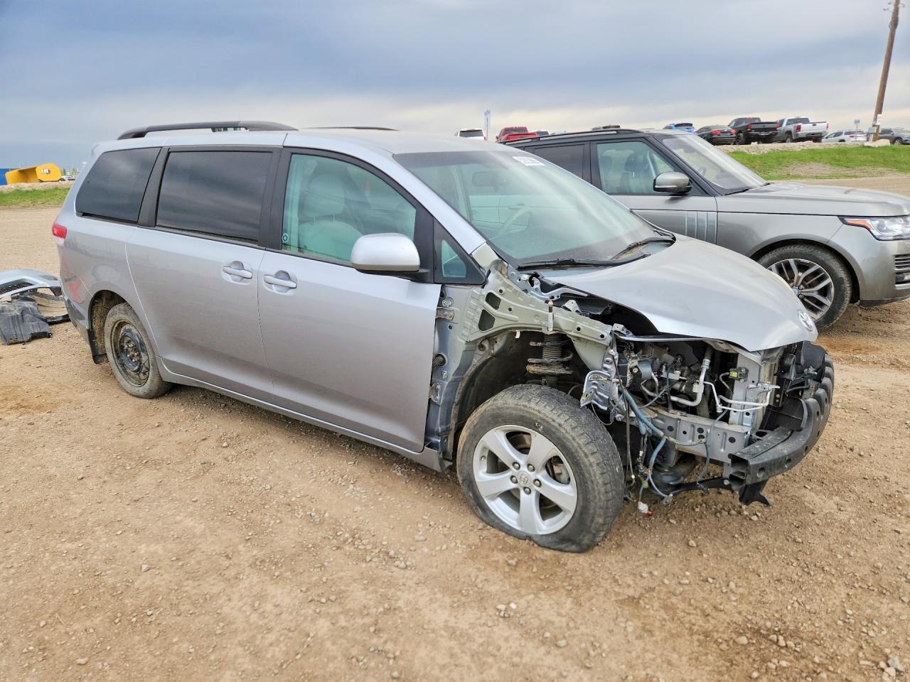 2011 TOYOTA SIENNA