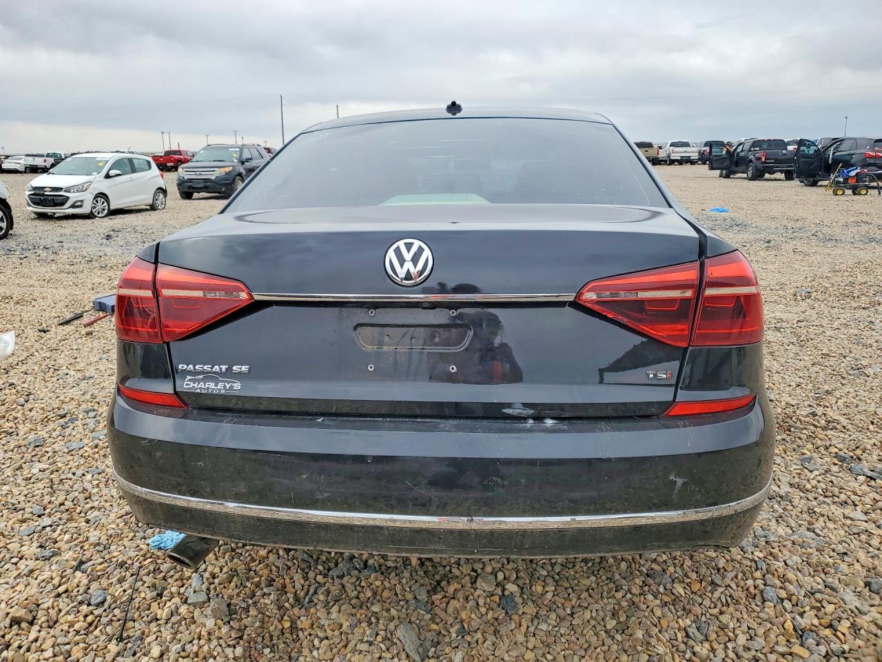 2018 VOLKSWAGEN Passat