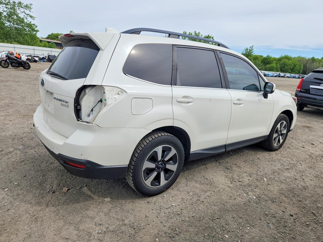 2017 SUBARU FORESTER