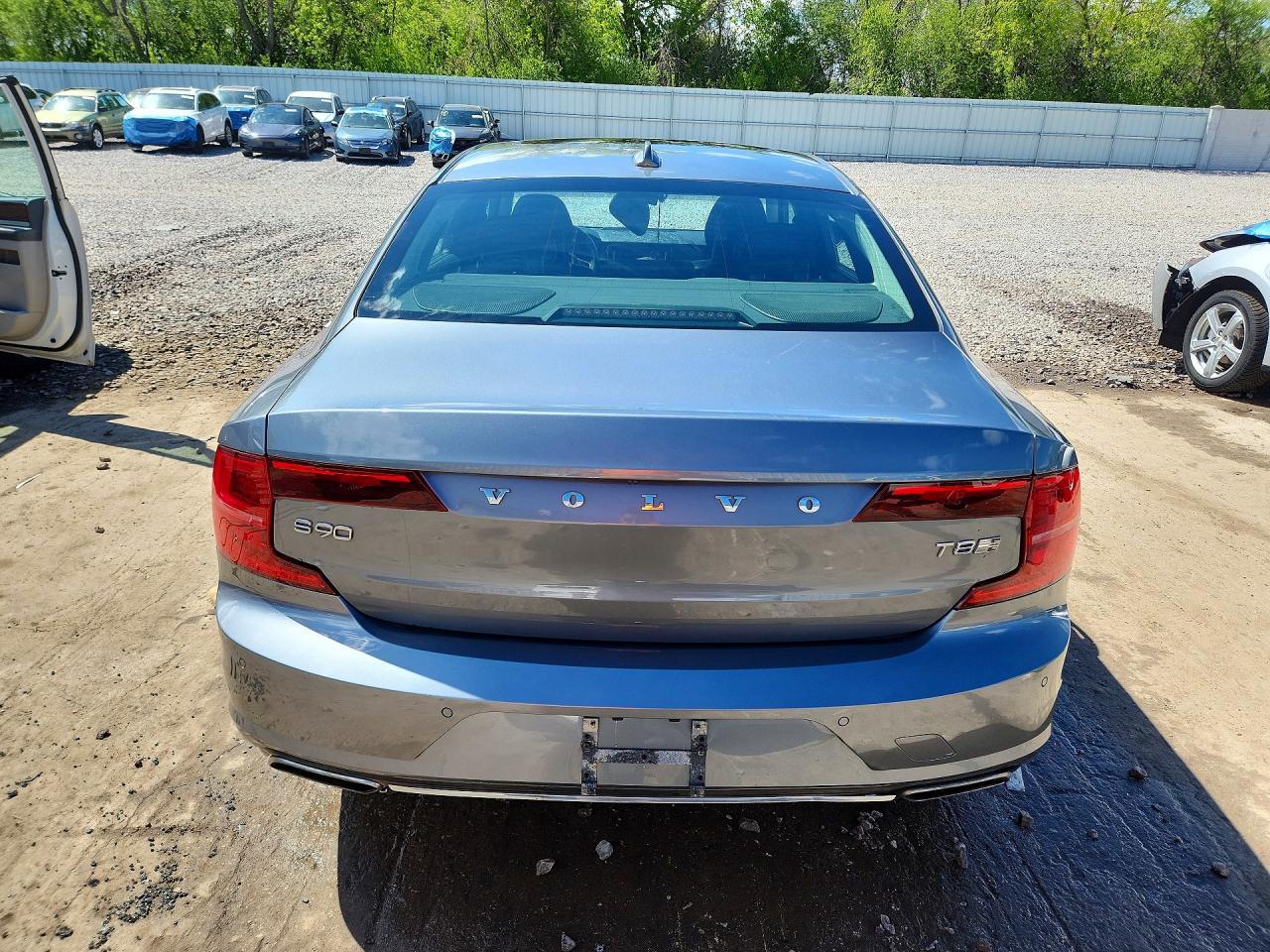 2018 VOLVO S90