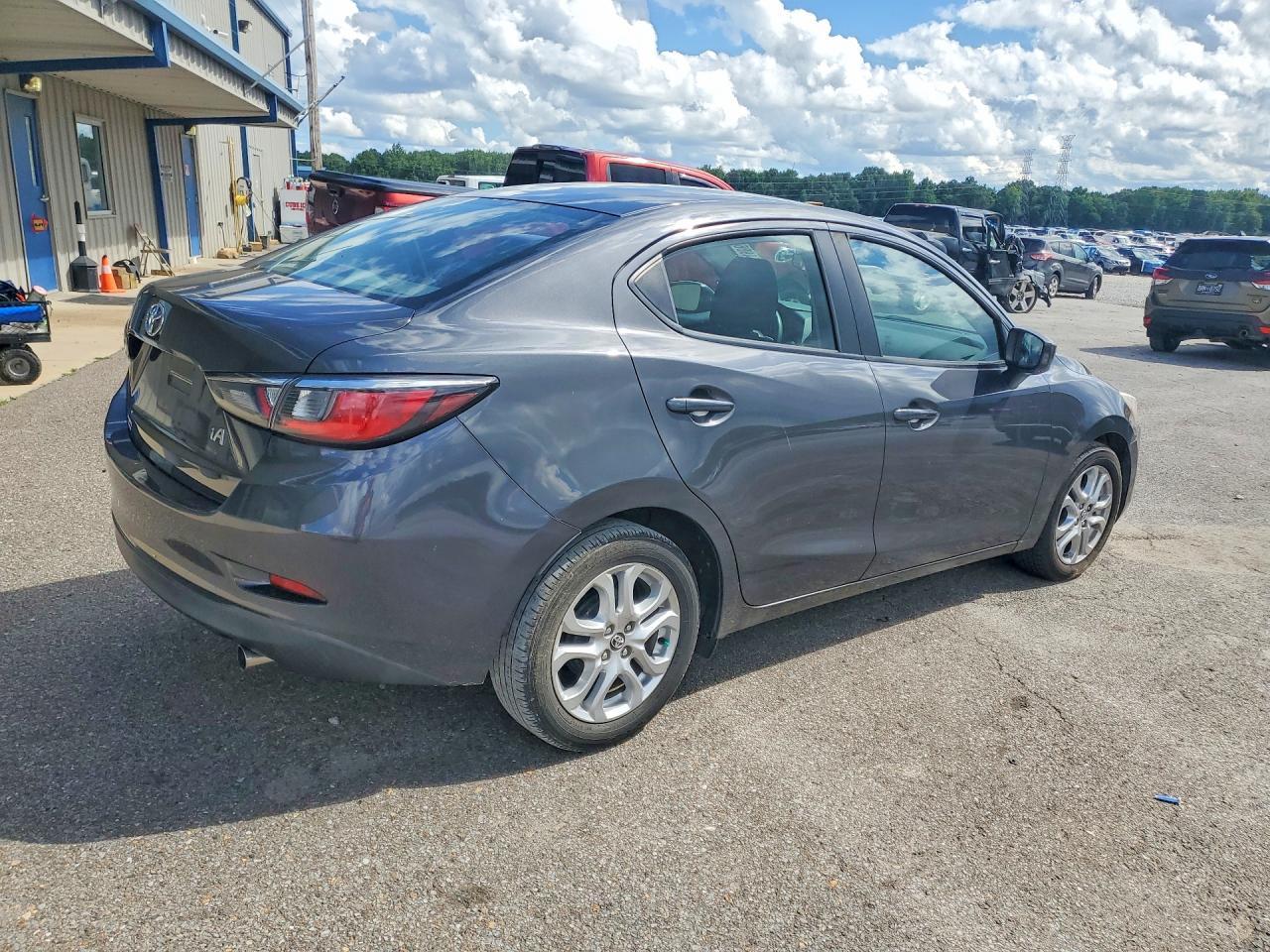 2017 TOYOTA YARIS