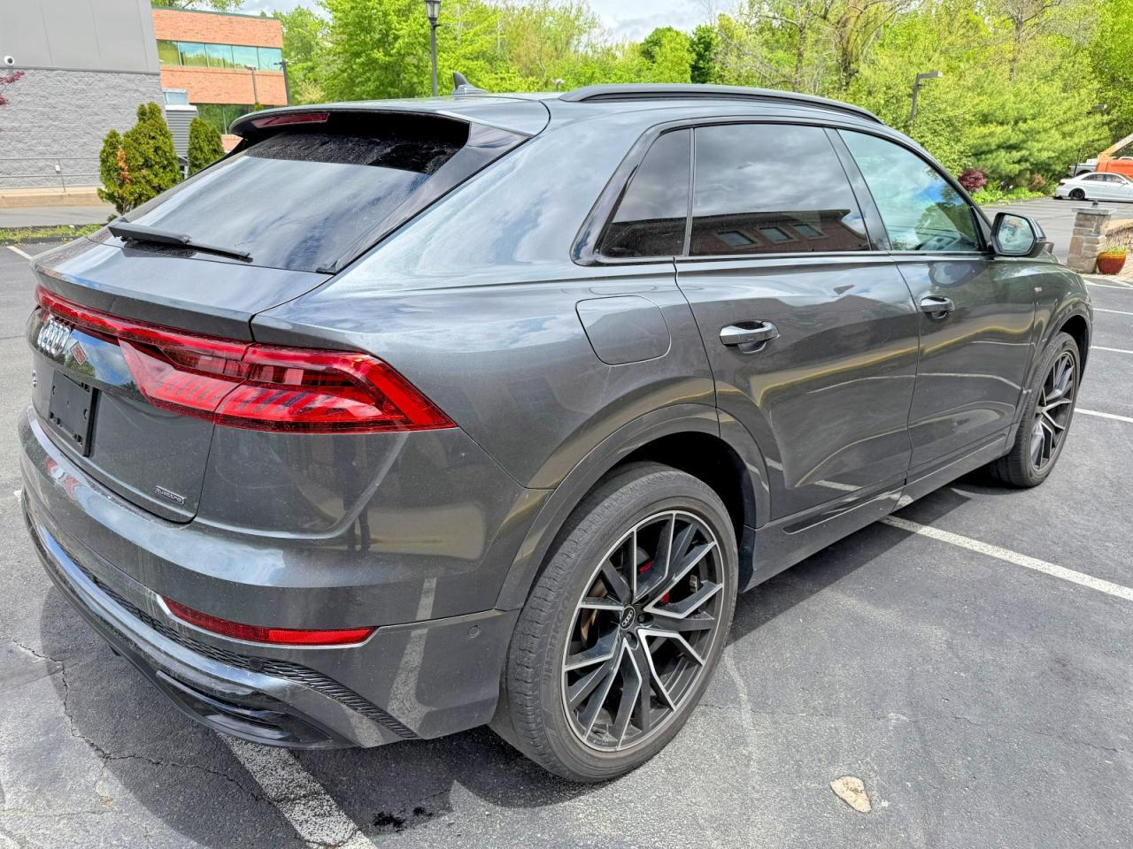 2021 AUDI Q8