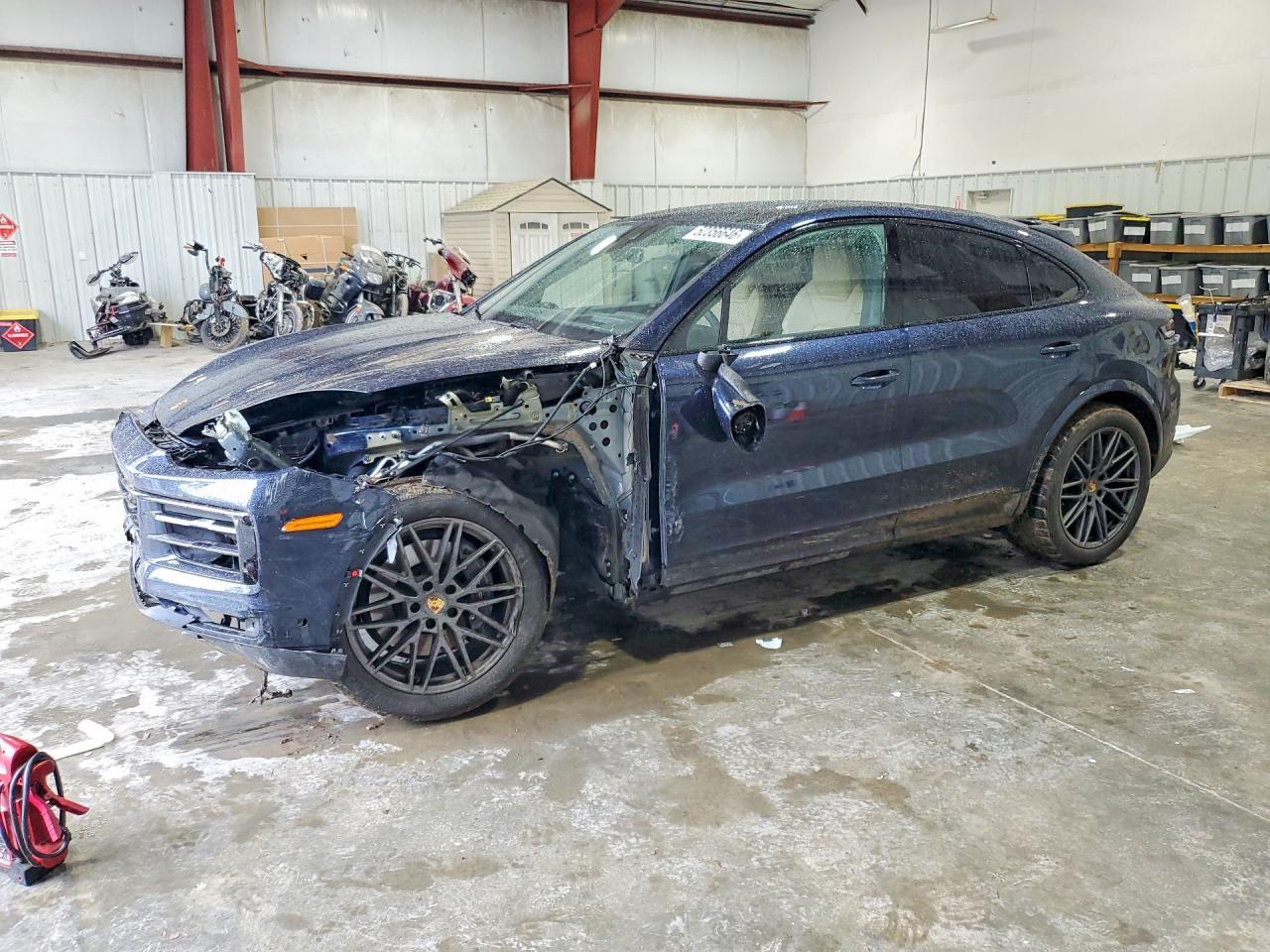 2024 PORSCHE CAYENNE