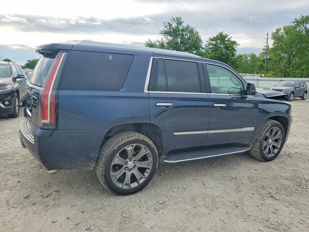 2017 CADILLAC ESCALADE