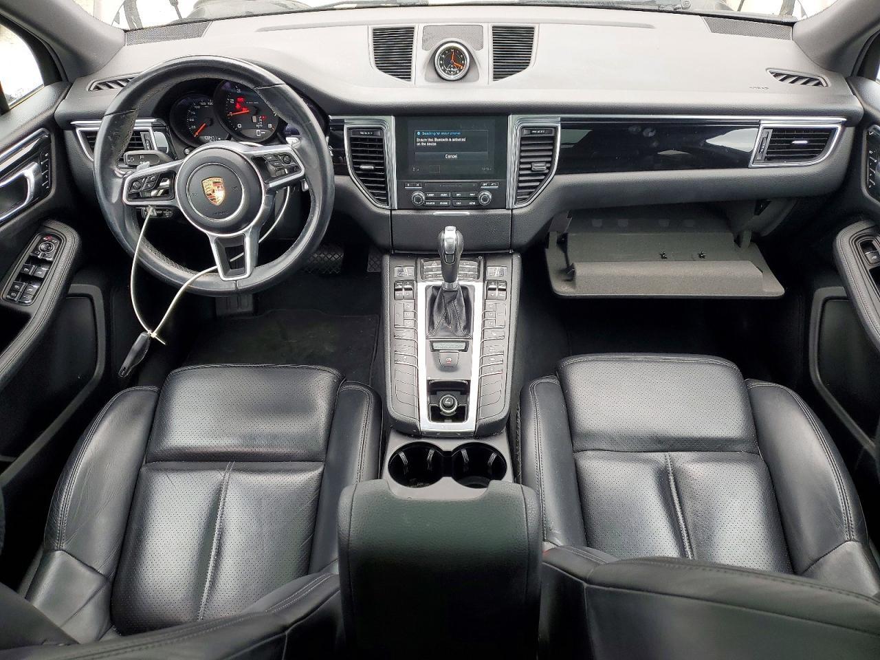 2017 PORSCHE Macan