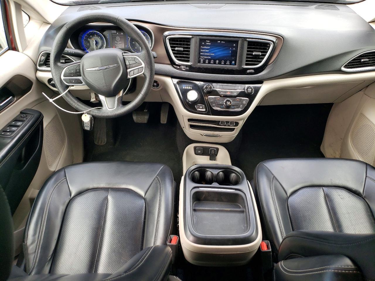 2021 CHRYSLER Voyager