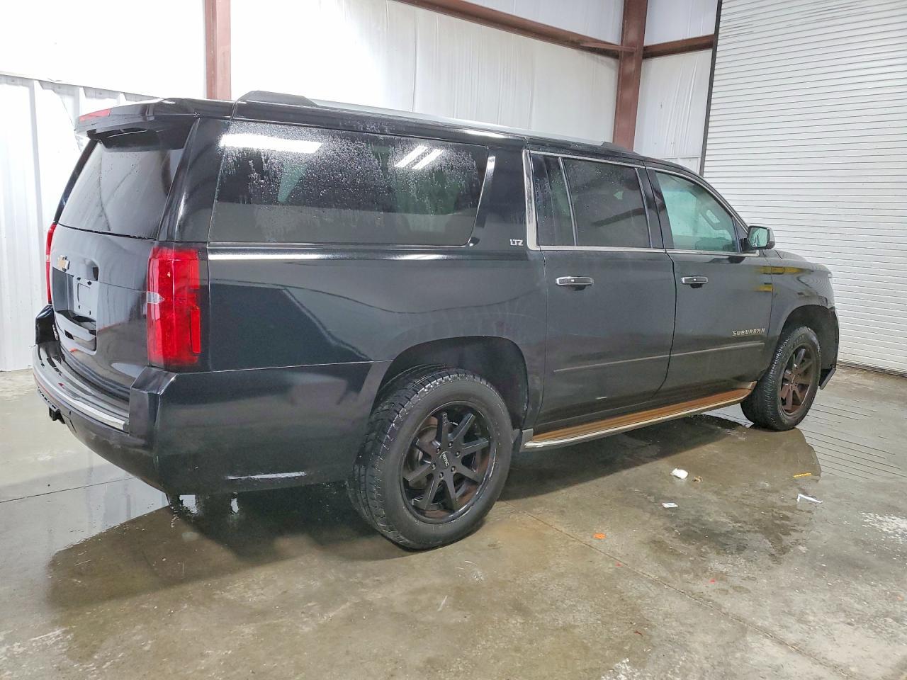 2016 CHEVROLET Suburban