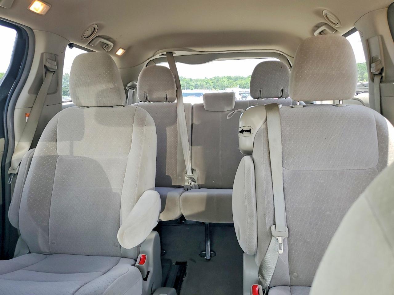 2015 TOYOTA SIENNA
