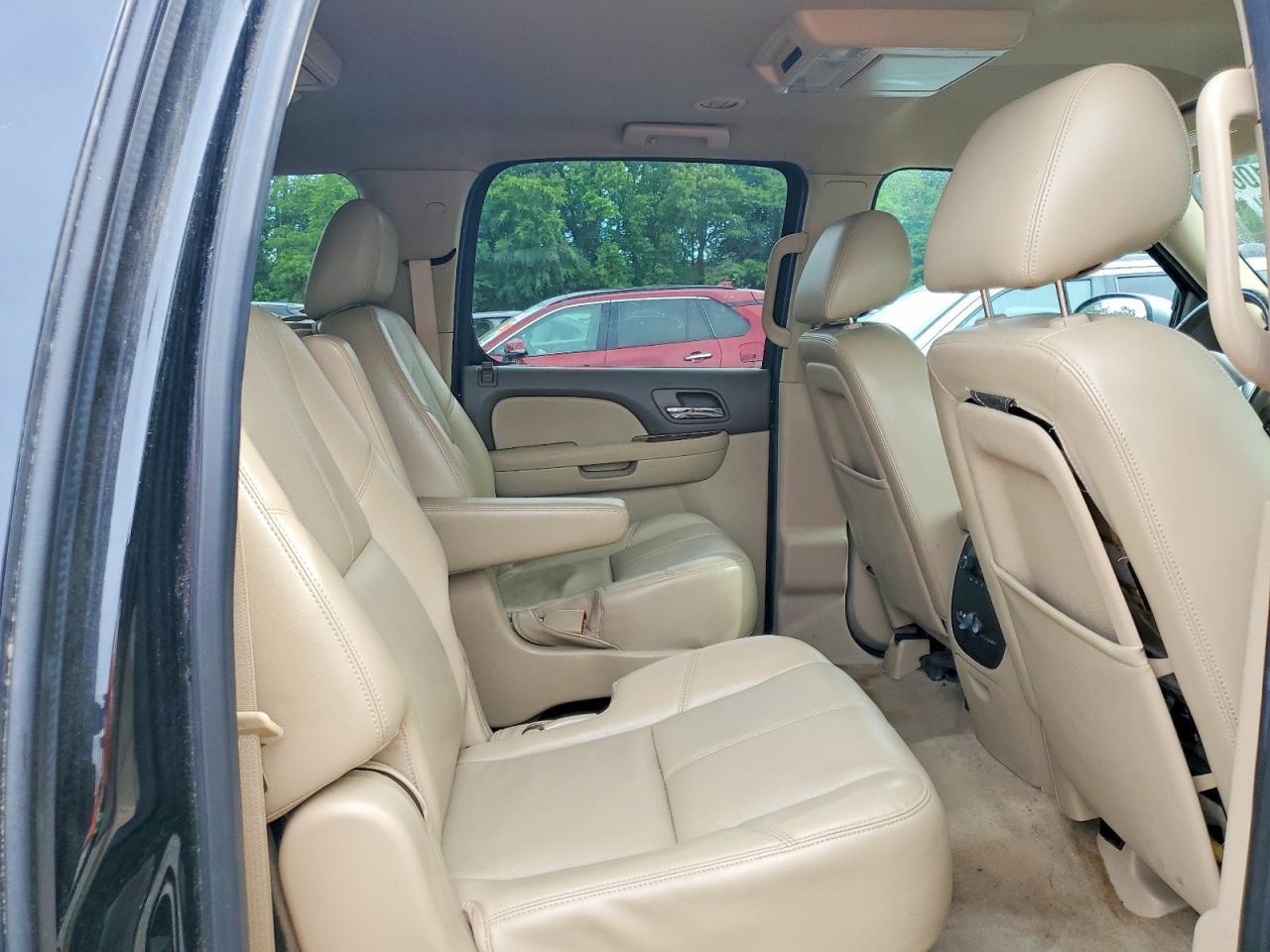 2013 CHEVROLET Suburban