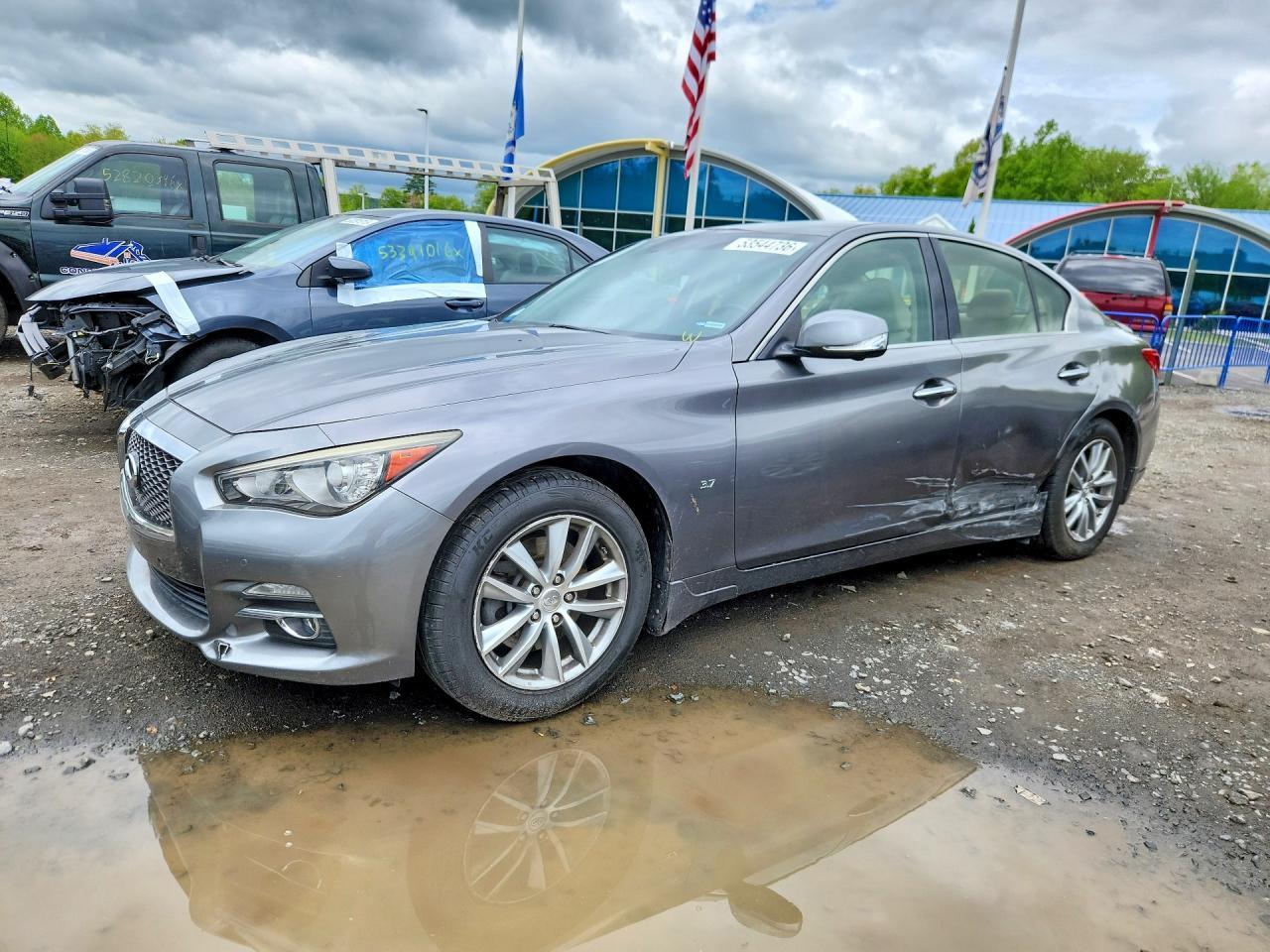 2015 INFINITI Q50