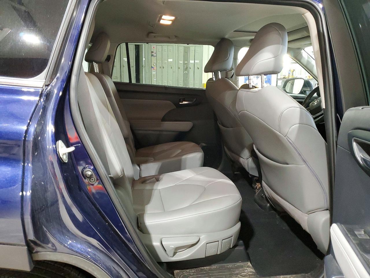 2020 TOYOTA HIGHLANDER