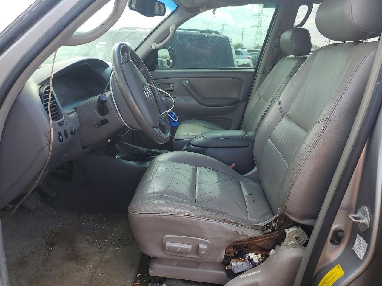 2003 TOYOTA Sequoia