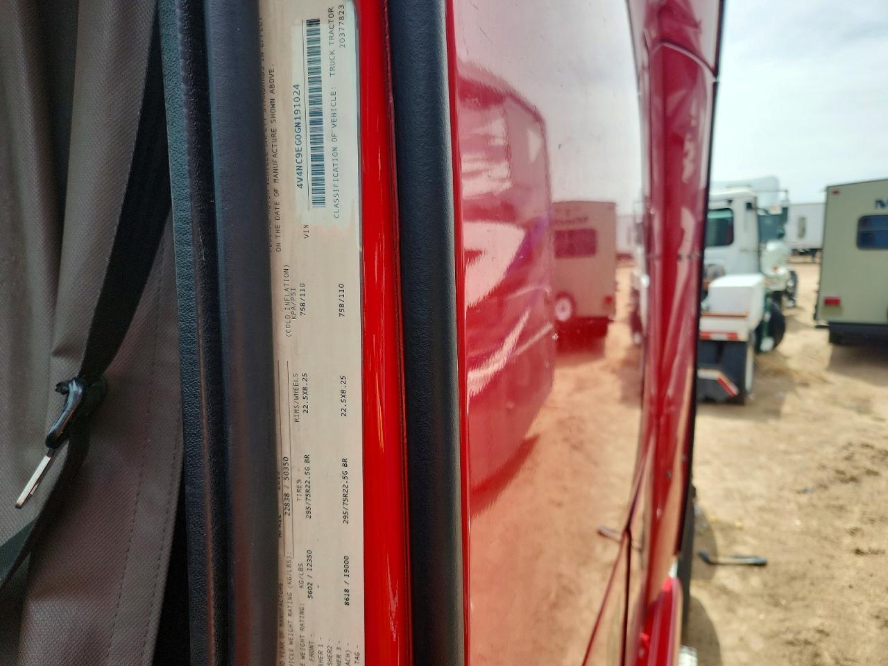 2016 VOLVO VNL