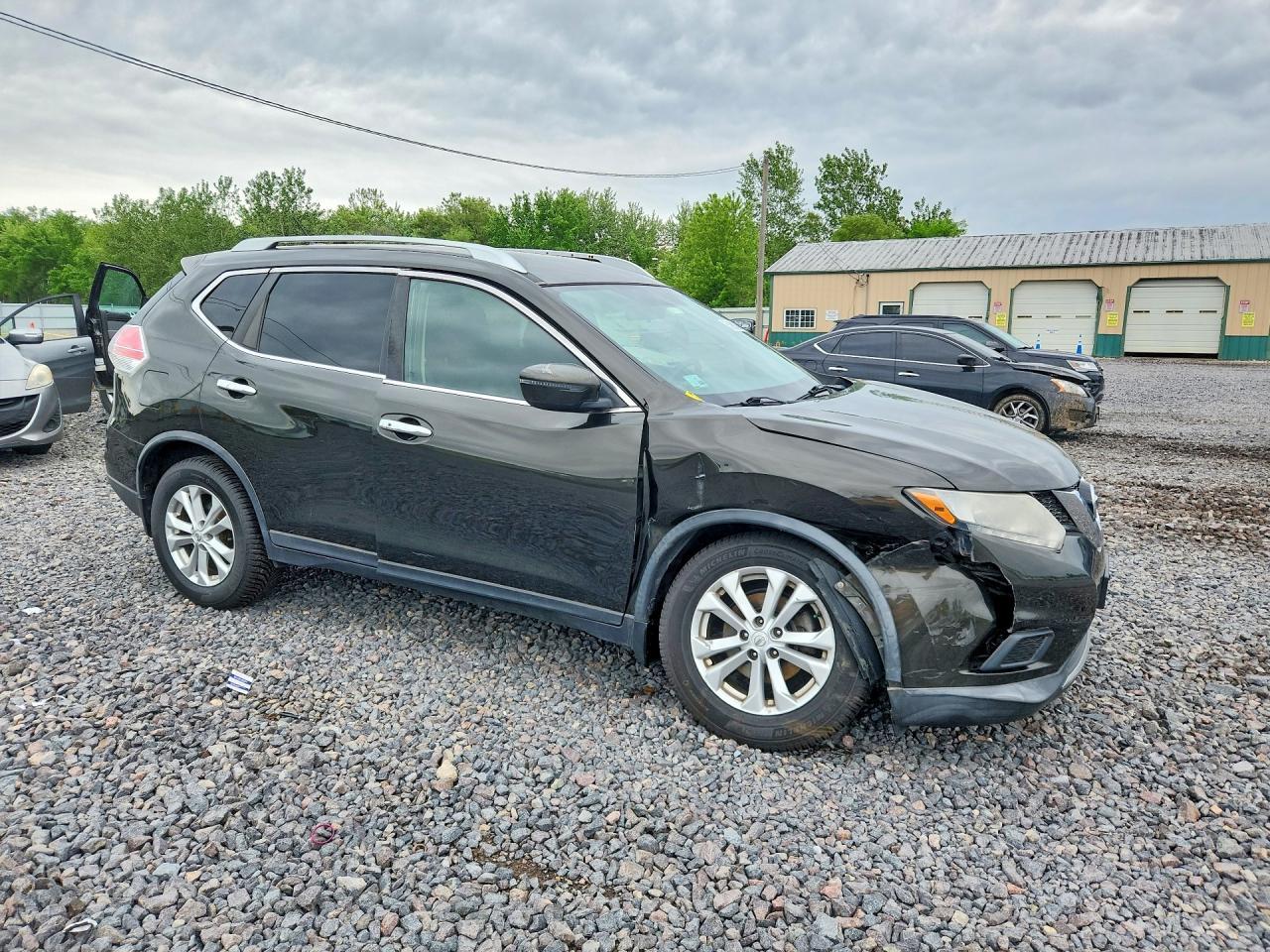 2016 NISSAN ROGUE