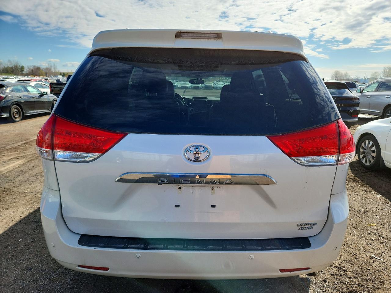 2013 TOYOTA SIENNA