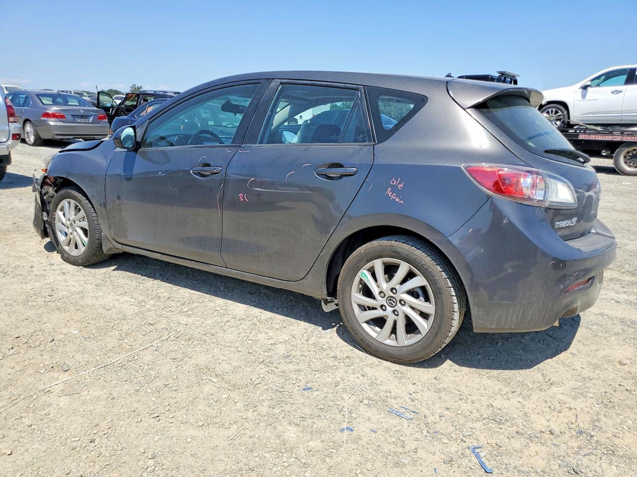 2013 MAZDA 3